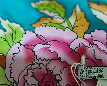 baş geyimi: Голубой 8 манат,малиновый с кошками 10 манат,новые с бирками. Məhsul — 6