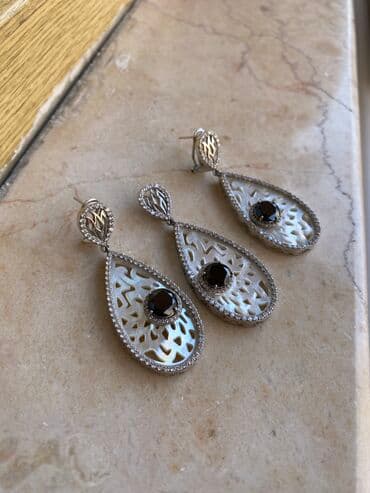 saat gumuş: Dəstə daxildir: Sırğa, Kulon, Gümüş, 925 Əyar — 2