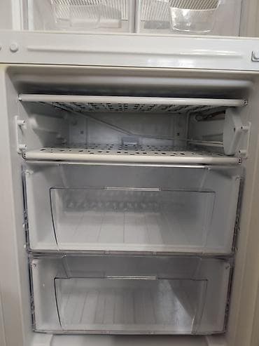 qapalı soyuducu: İşlənmiş 2 qapılı Indesit Soyuducu Satılır, rəng - Ağ — 3