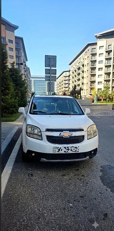 chevrolet salon: Chevrolet Orlando: 1.8 l | 2012 il 146000 km Ofrouder/SUV — 1