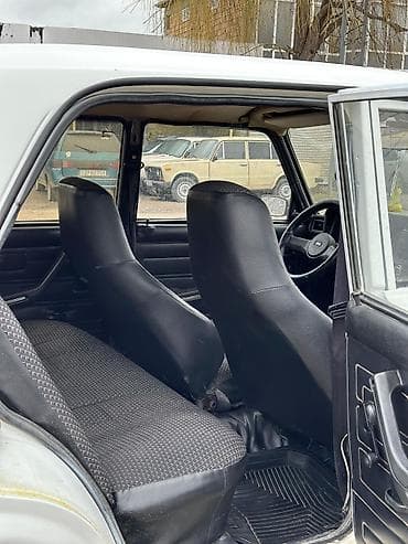 planeta 5: VAZ 2107 sedan – ağ rəng, 4 qapı, arxa ötürücülü klassik model — 5