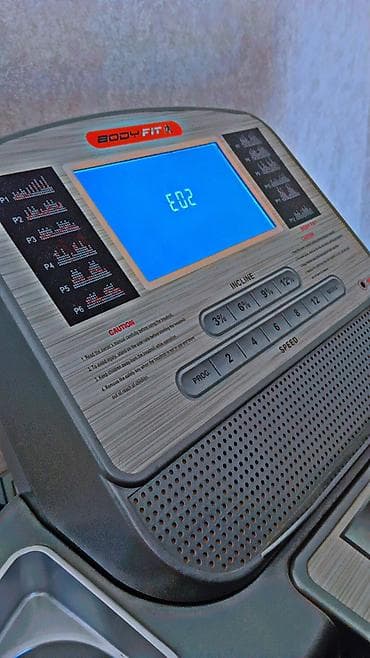 BodyFit qaçış trenajoru Xüsusiyyətlər: - Elektron panel: iri mavi LCD — 2
