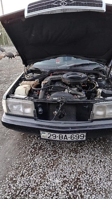 usax masini: Mercedes-Benz 190: 2 l | 1990 il Sedan — 5