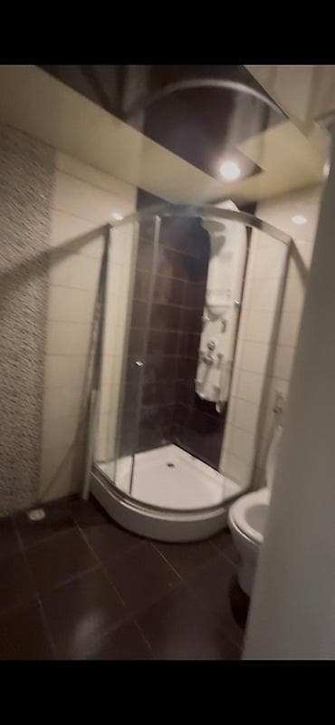 hovsan mida ev satilir: Bu müasir mənzil rahat yaşayış üçün ideal olub, böyük bir qonaq otağı — 8