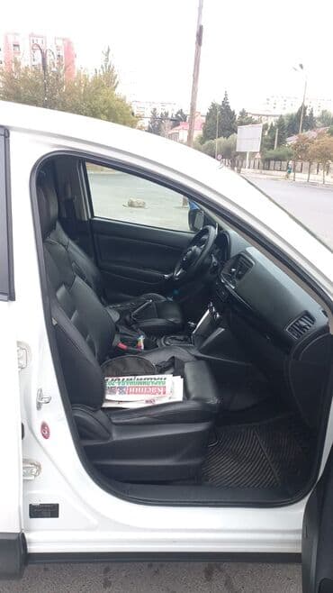 Aksesuarlar və tüninq: Mazda CX-5, ağ rəngli, benzinli krossover. Texniki və dizayn: - — 2