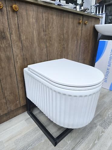 Müasir sanitariya otaqları üçün asma tipli tualet qabı - Dizayn: Oval