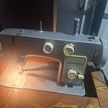 Elektronika: Çayka-142M tikiş maşını kabinetlə - Model: Çayka-142M (elektrik — 2