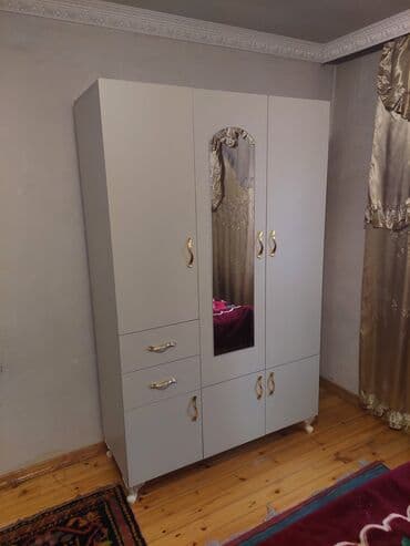 ışkaf: Yeni, Açılan, 3 qapılı Düz dolab, Qarderob, paltar dolabı, Rusiya — 1