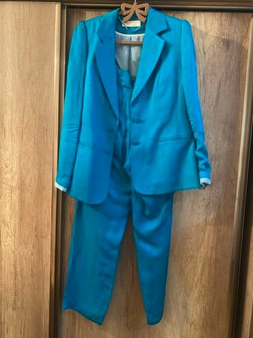 klassik geyim: Firuze rengindedir,Mavi deyilsekide ele gorsenir) olcu-40 Meshur — 1