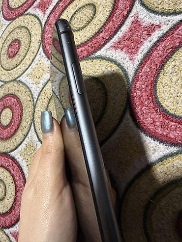 ayfon es 7: IPhone 11, 128 GB, Qara — 3