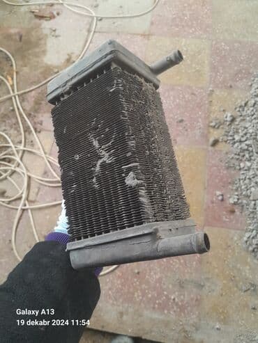 avtomobil ucun mini kondisioner: Traktor T130 peçi — 1