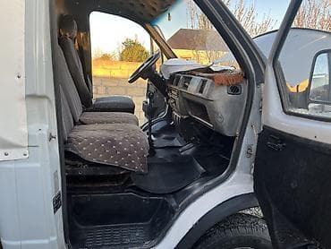 mercedes masinlari: Yükdaşıma üçün hazır, tentəli “qutu” kuzovu olan yüngül yük maşını — 5