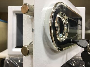 pul qutusu: Hundurluk 20 Eni 31 Derinlik 20 Seyf acar ve kodile isleyir 🚗📦unvana — 6