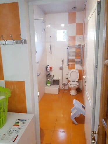 Qarajlar: 4 otaqlı, 140 kv. m, Orta təmir — 10