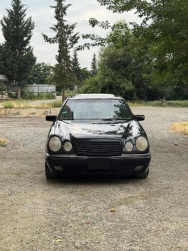 toy dekor: Mercedes-Benz E320 (W210) sedan Xarici görünüş: - Qara rəng, klassik — 1