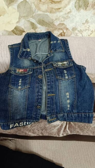 детские вязаные безрукавки: Cins jilet qız ya oğlan fərq etmir unisexdi.-5-6 yaş uygundu — 1