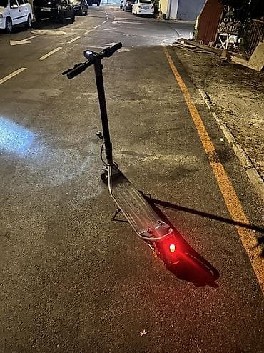 İşlənmiş Elektrik samokat 10", 351 - 500 Vt, 16 - 25 km/s, Ünvandan götürmə — 1
