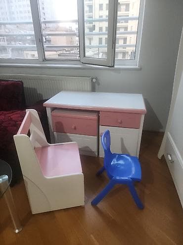 Təcili satılır qız otağı üçün mebel dəsti Tərkibi: - 4 qapılı böyük — 3