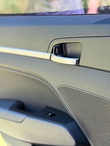 Hyundai Elantra: 1.6 l | 2018 il Sedan — 9