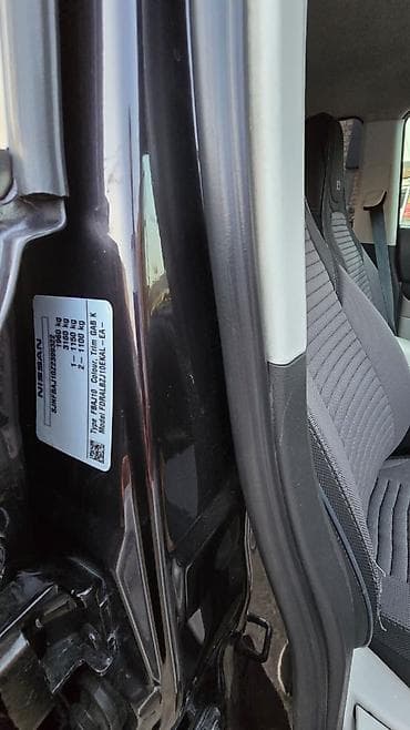nissan tida: Nissan Qashqai: 2 l | 2011 il Krossover — 9
