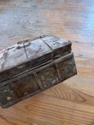 qədim palaz: Qədimi sandıq mücrü 100 ildən çox yaşı var Metall qutu – dekorativ — 2