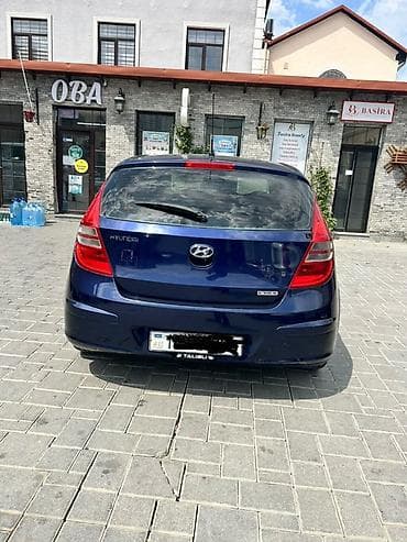 r15 disklər: Hyundai i30 hatchback - Kuzov: 5 qapılı hatchback - Rəng: tünd mavi - — 5