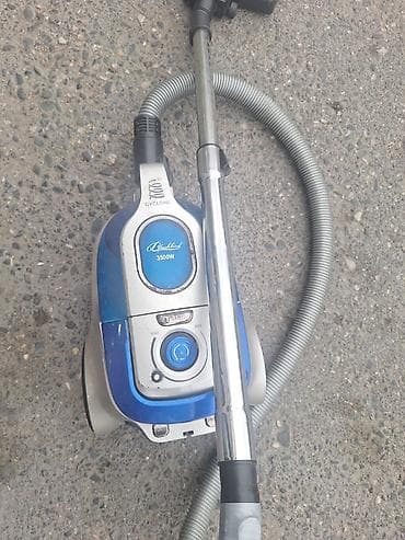 toz sovuran: Məhsul: Blackbird tozsoran - Güc: 3500W (üzərində qeyd “CYCLONE — 1