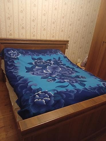 qapi ruckalari: Klassik üslubda makiyaj masası və güzgü komplekti. işlənmişdi üst — 4