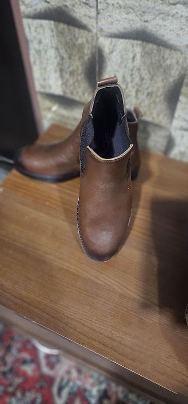 Səndəl və şəp-şüplər: Kişi botları – Chelsea üslubu - Material: təbii dəri üstlük, yanlarda — 2