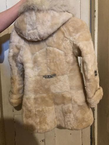 Uşaq üçün isti qış kürkü - Rəng: bej/krem - Material: təbii tüklü