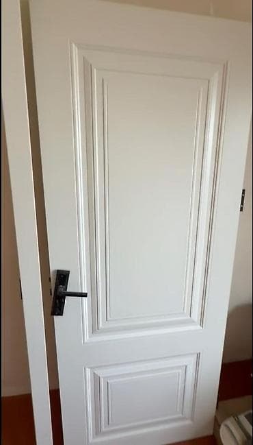 islenmis qaplar: 3 ədəd ağ otaq qapısı satılır. Əla vəziyyətdədir. Sökülüb səliqəylə — 2