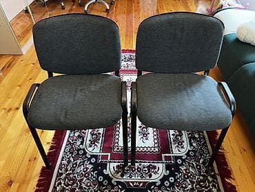 Salon, tibbi kreslolar: Kreslo 50 azn Stullar her biri 20 azn Məhsul: 2 ədəd yumşaq kreslo + — 3