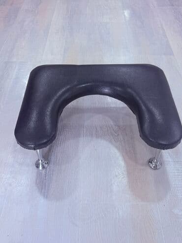 qol uçun tattoo: Manikür/Pedikür üçün əl dayağı - U formalı dizayn: müştərinin əlini — 1