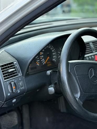 vaz 21 02: Mercedes-Benz C-Class: 1.8 l | 2000 il Sedan — 10