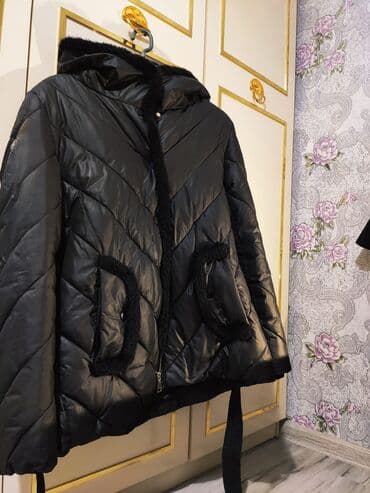 Qadın qış gödəkçəsi – qara rəng - Parlaq fakturalı, almazvari tikişli