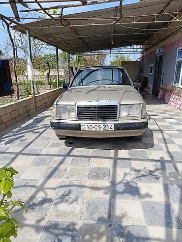 Mercedes-Benz W124: 2.3 l | 1989 il Sedan