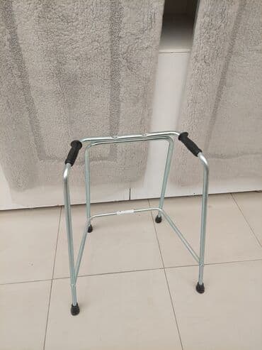 Yerimək üçün arabalar, çəliklər, əsalar, rollatorlar: Xadok xesteler ucun xadok yerime problemi yasayan xeteler ucun yararli — 2