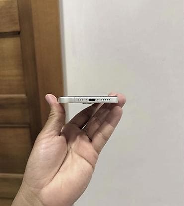 iphone duabi: IPhone 16, 128 GB, Ağ, Zəmanət, Simsiz şarj, Face ID — 5
