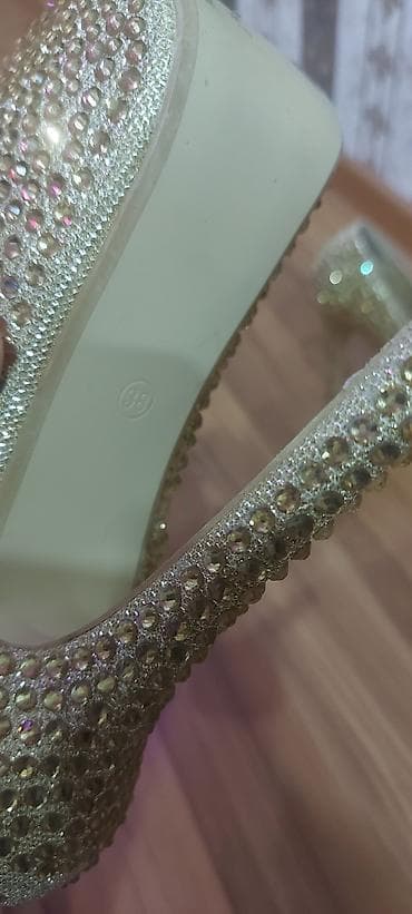 Женская обувь: Əla vəziyyətdədir 1defe geyinilib 38 razmerdi — 3