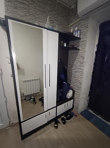 Dəhliz oldolabi yaxşı vəziyyətdədir.polkalari asılqanı oturacaqli lalafo.az -da Dəhliz oldolabi yaxşı vəziyyətdədir.polkalari asılqanı oturacaqli