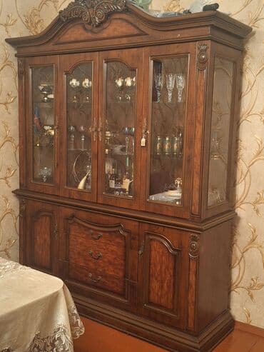 İşlənmiş, Açılan, 4 qapılı Düz dolab, Bufet, Malayziya