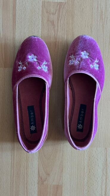 Amber markalı qadın ev tuflisi - Rəng: tünd çəhrayı/çəmən gülü