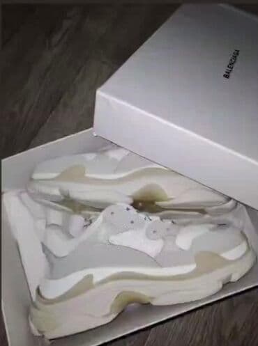 fitnes üçün qadın krosovkaları: Balenciaga, Ölçü: 39, rəng - Ağ, İşlənmiş — 1