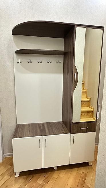dolab islenmis: Isi 🤍 Z3 Dehliz dolabi 180m satilir. Ela veziyyetdedir, çox az — 1
