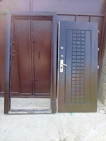 Qapı yaxşı vəziyyətdədir sağdan sola acilir ağır qapidi şəkildə işarə — 2
