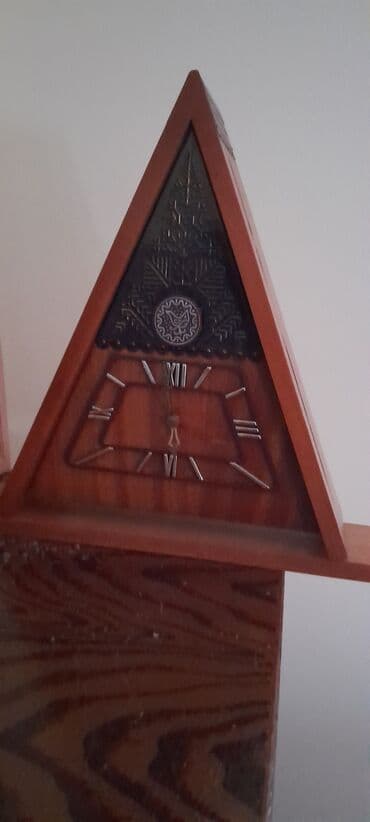 Divar saatları, Mexaniki, Ququ quşlu