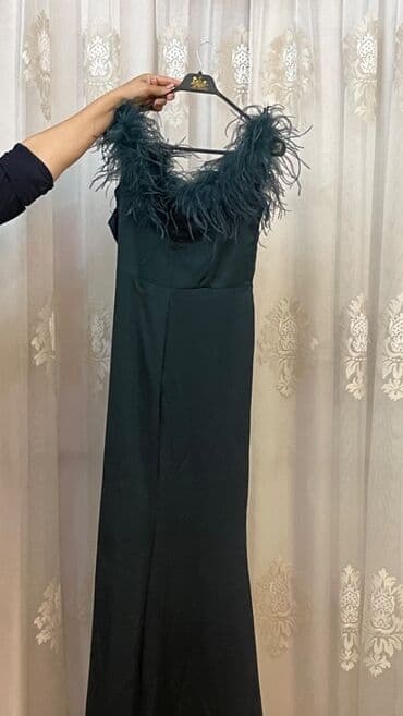 ziyafət geyimləri 2024: Tünd Yaşıl Don 1 dəfə geyinilib Material: Yuxarı hissəsi tüklü — 2