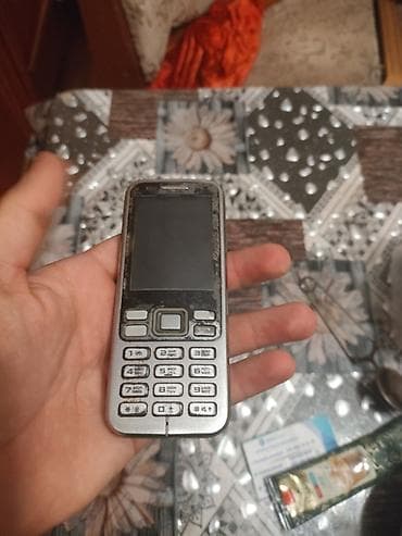 philips xenium 9@9d: Klassik düyməli 2 kartlö mobil telefon(Nokia ) - Rəqəmsal klaviatura — 1