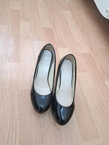 Cinslər: Qadın klassik tufliləri – qara laklı - Model: qapalı burunlu — 2