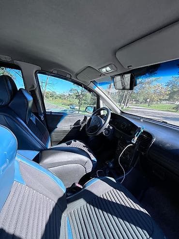 запчасти форд фокус 1: Opel Zafira A, qara rəng, 7 yerlik miniven. Xüsusiyyətlər: - Geniş — 8